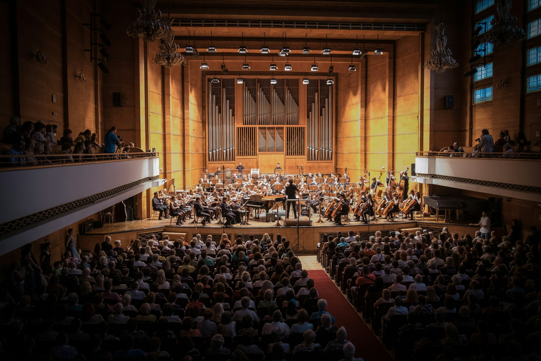 Dudamel Opens His New York Era at Radio City, With Márquez, Glass and Lizzo on the Bill