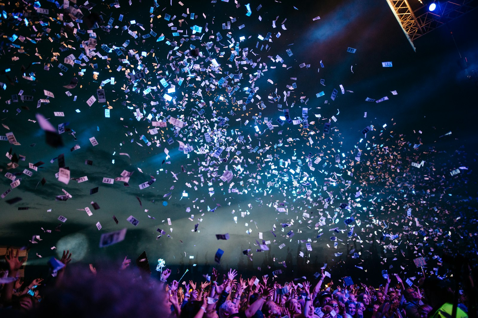 Inside the Iconic Society Annual Gala