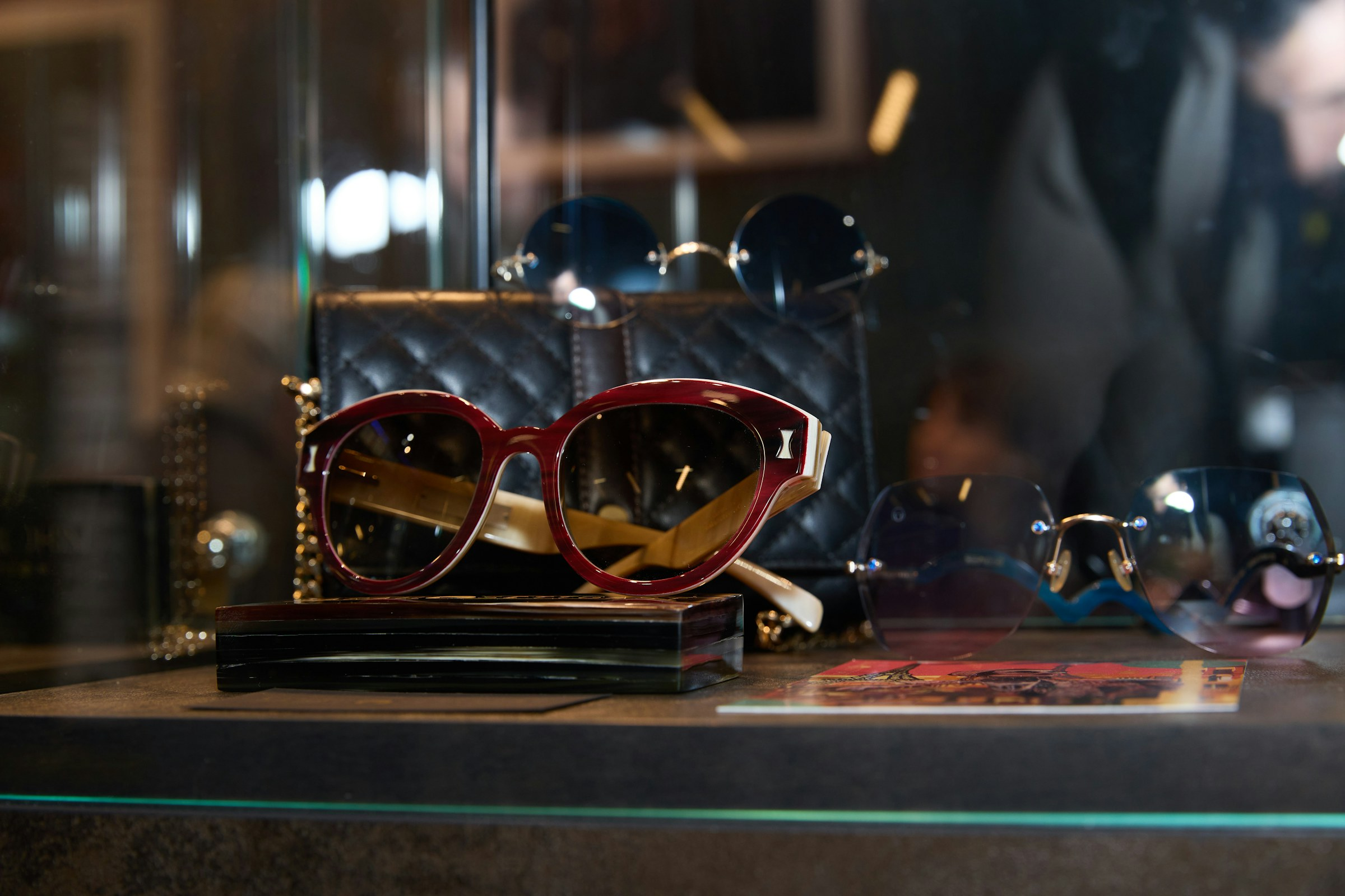 Meta Is Selling Smart Glasses Like Fashion, in Stores Designed Like Homes